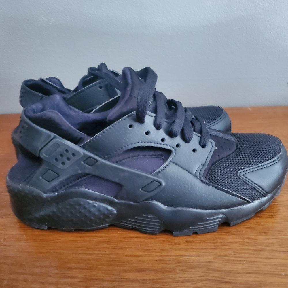 black huaraches nike